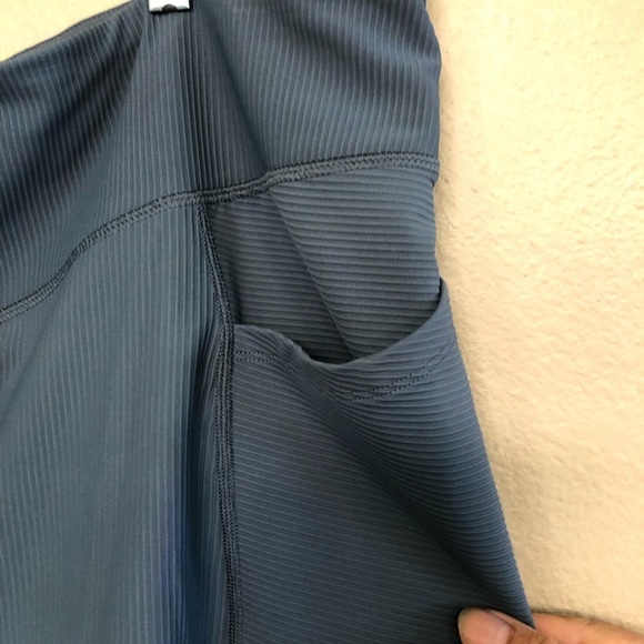 Old Navy High-Waisted PowerSoft Ribbed Compression Biker Shorts 8’inseam Size 4X - Picture 5 of 15